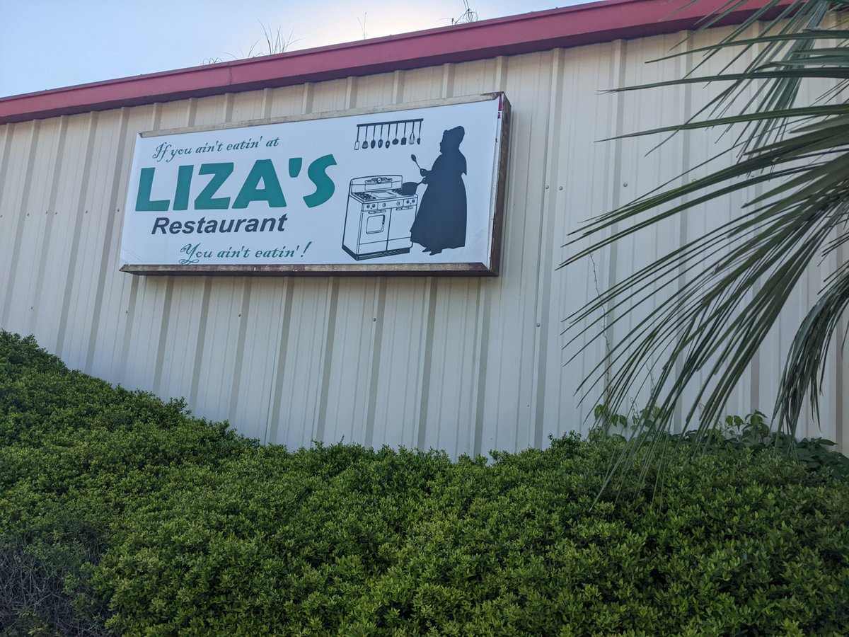 jfradioshow's tweet photo. Bus Driver Randy helping the team get set up at Liza's Restaurant in Pearson, Georgia.
#georgia #georgiabustour #realgeorgiaspeaks #jfradioshow #rav #realamericasvoice #ga #georgiamidterm #midterms #midterms2022 #Elections2022 #...
--- See more on GETTR https://t.co/dT46AC5Pww https://t.co/iVOc89STPH