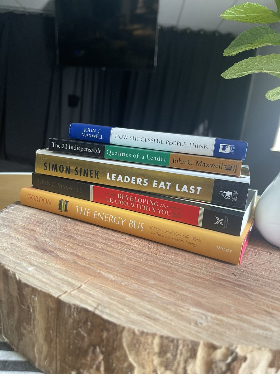 sommer_schooled's tweet photo. Thankful for the opportunity to participate in @Leadercast today - thanks to @LCPSOfficial and @LCPSLeadership for creating opportunities for aspiring leaders in LCPS!
#leadercast #the1thing https://t.co/HdBrc7hsf0