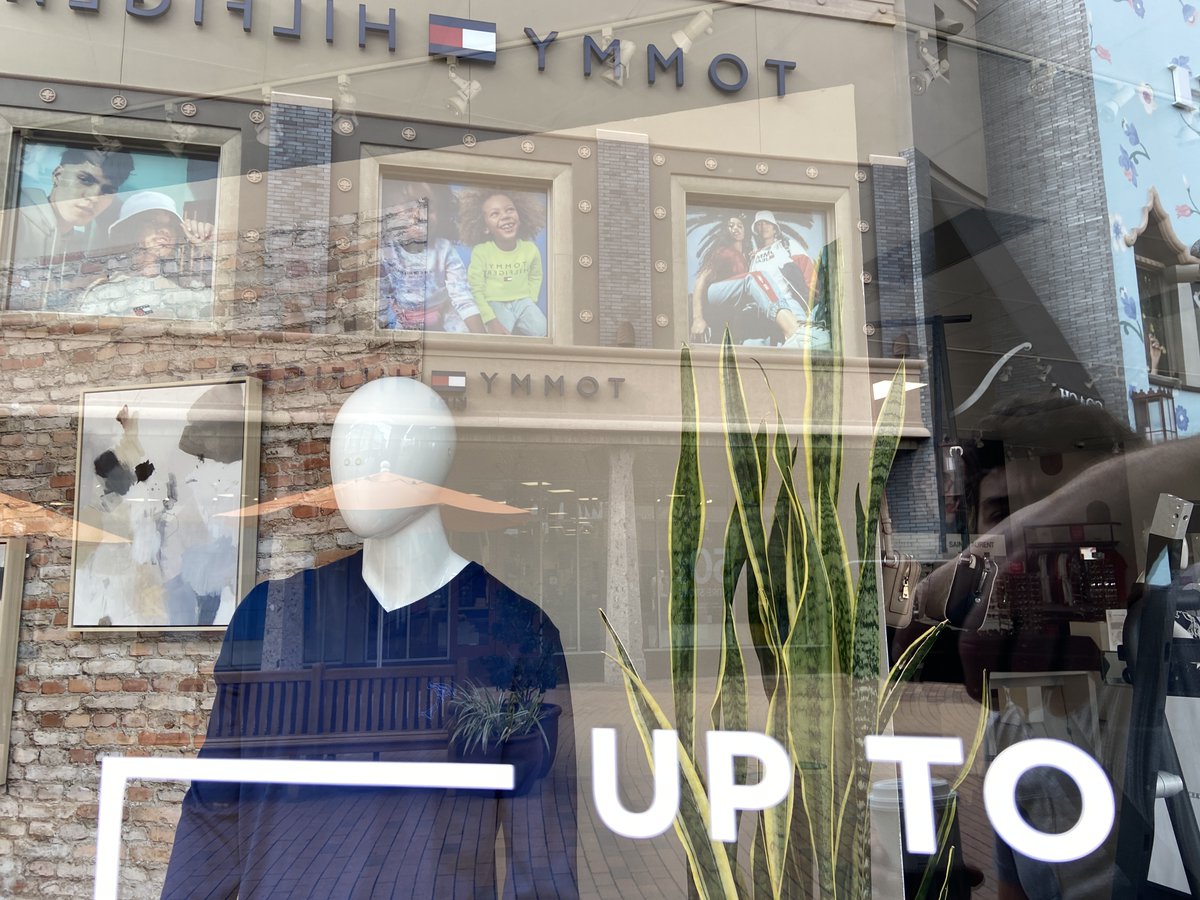 LAoutletDeals's tweet image. Shhh...The stores are still asleep (~_~) Doing some PreShopping Window Shopping
#LAOutlets #LAOutletDeals #LAShopping #SoCal #SoCalShopping @Citadel_Outlets #CityofCommerce #PreShopping #MetalMonkey #ShoeDisplay #RetailDisplay #UpTo #WindowShopping #MonkeyBackPack #InTheClouds #z