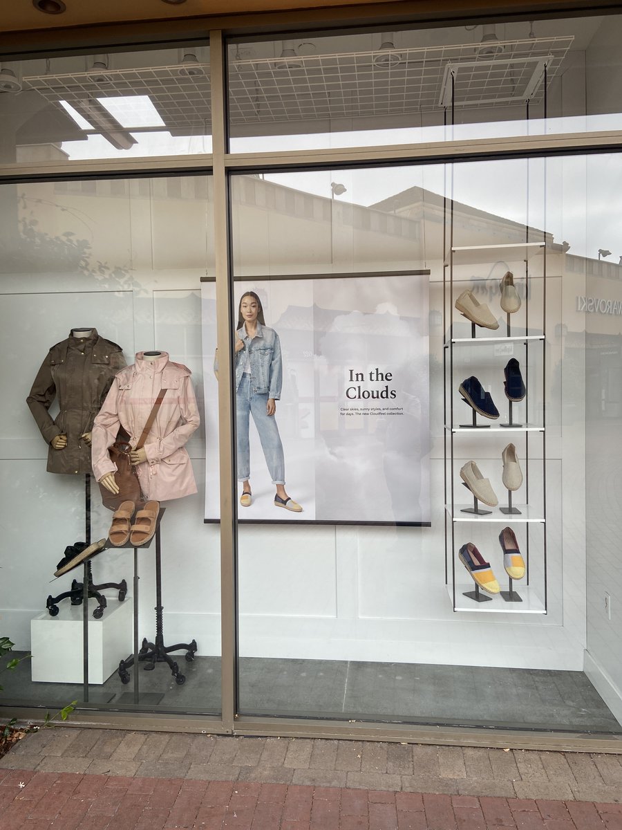 LAoutletDeals's tweet image. Shhh...The stores are still asleep (~_~) Doing some PreShopping Window Shopping
#LAOutlets #LAOutletDeals #LAShopping #SoCal #SoCalShopping @Citadel_Outlets #CityofCommerce #PreShopping #MetalMonkey #ShoeDisplay #RetailDisplay #UpTo #WindowShopping #MonkeyBackPack #InTheClouds #z