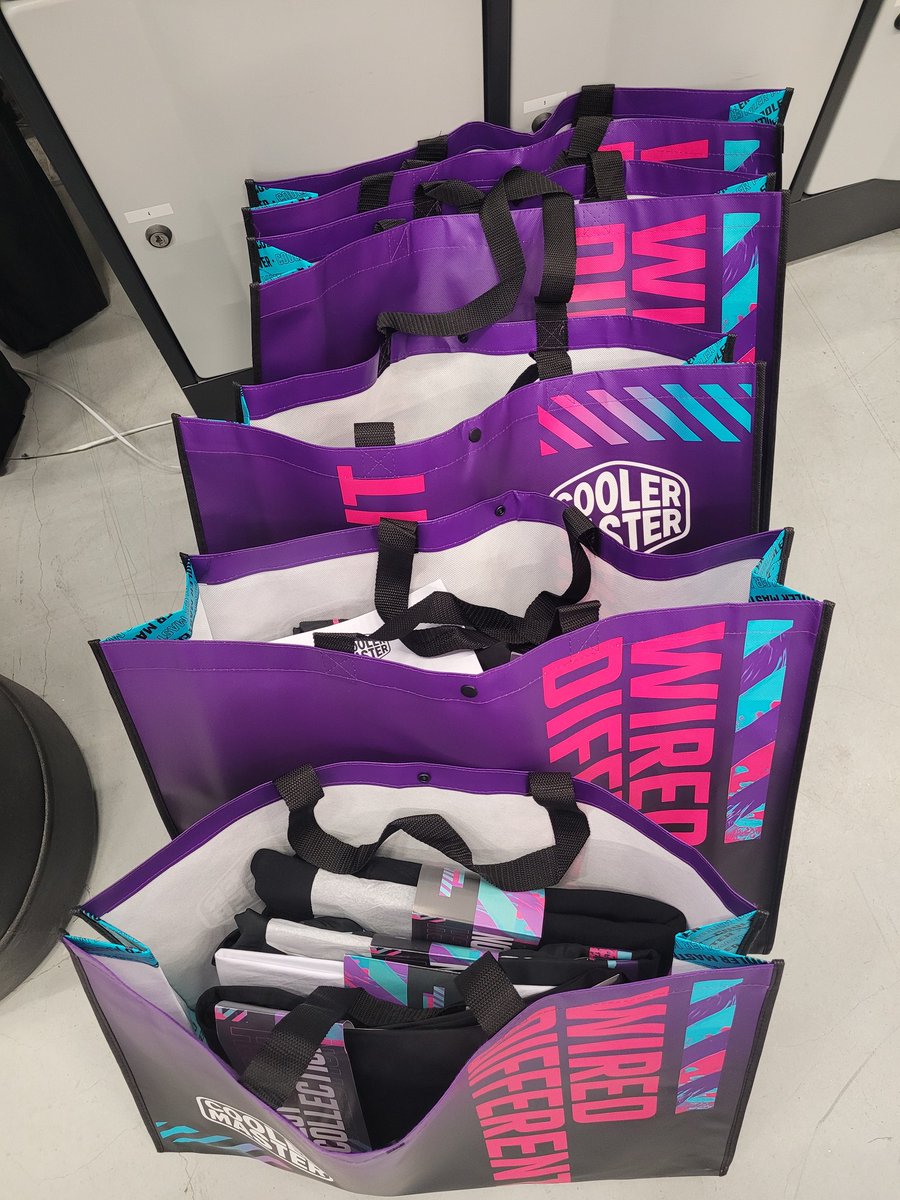SteveJtb's tweet photo. Personally packing influencer care packages for the @CoolerMaster global team... this is next level service. 💜 https://t.co/SJ2ggsndAq