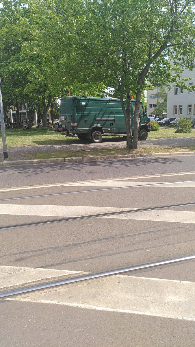 Sicherheits_Ing's tweet photo. @Ottostadt und @OVGUpresse für wie viel Gewicht sind Fußwege nochmals ausgelegt? 🤔
@ottoparkt https://t.co/MtzCuZFFZU