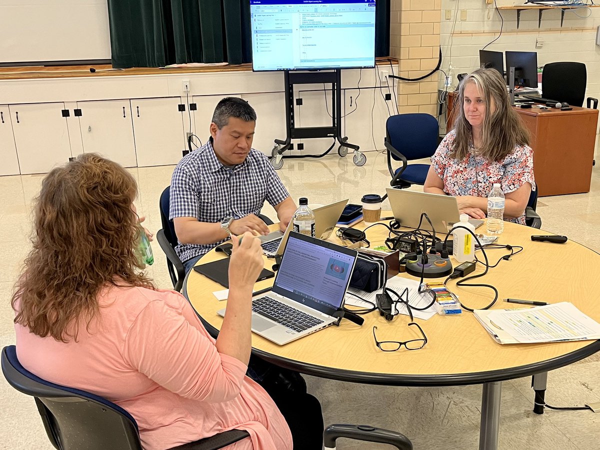drobb's tweet photo. Exciting week at Ft. Benning as District, CIL, and HQ ETs collaborate on building the foundation of a #DoDEADigitalLearning plan. @DoDEA https://t.co/oI4ANJfYEf