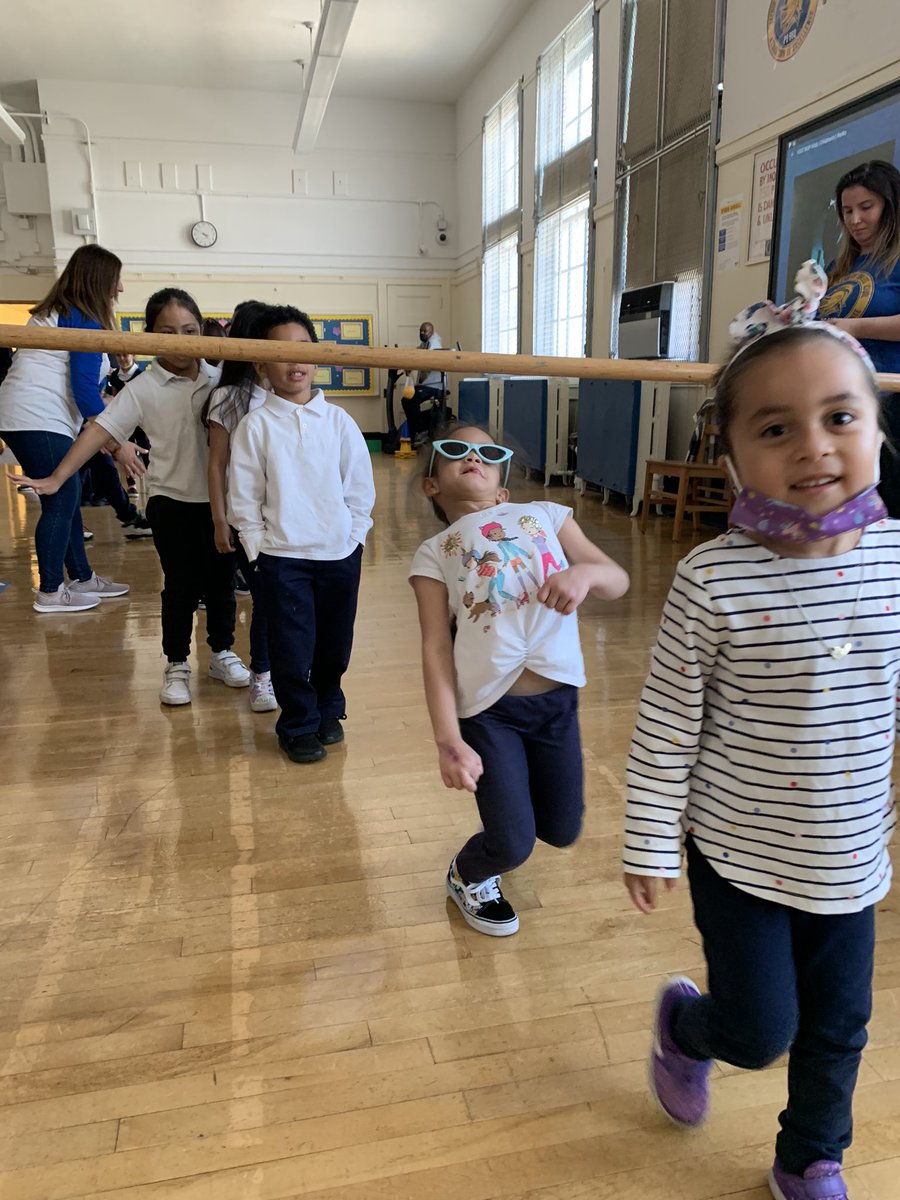 JKO came to party !! 🎈<a href="/PS66JKO/">JKO Elementary</a> 💙💛 #HappyBirthdayJKO @District27NYC