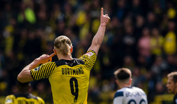 CFCChronicle's tweet image. Heard this Dortmund fella is pretty decent, someone should sign him...

#Chelsea / #CFC