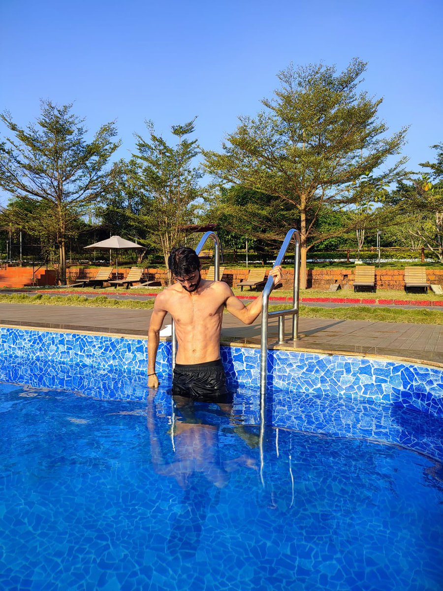 BittuAkashSing1's tweet photo. Making a splash in water..to beat the summer heat!
Enjoying the bright pool, beautiful ambience and morning vibes.
#swimmingpoolparty #swimtime #swimmingday #poolview #outdoorpool #poollife #pooldesign #swimming_pool #swimingpool #pool #hunarbaaz #colortv #winner #summerfun https://t.co/HYxaUKIOTY