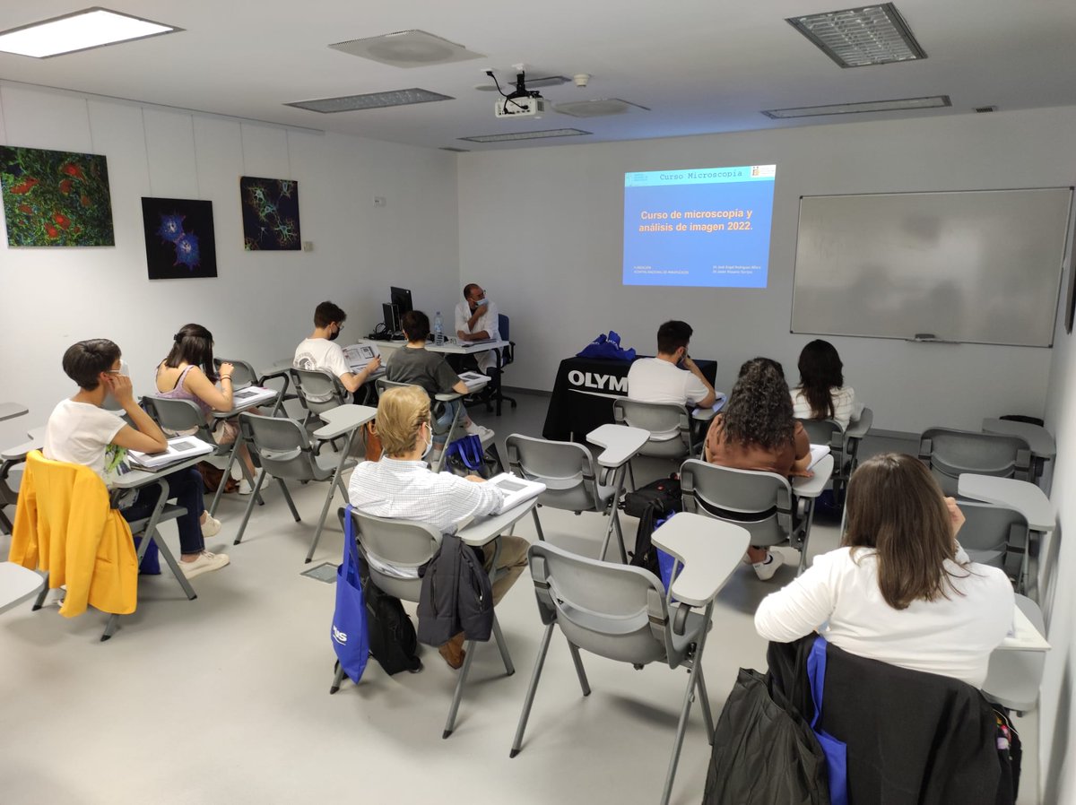 HnpSai's tweet photo. Bienvenidos al #CursoMicroscopia que imparten los Drs @jaraletur y Javier Mazarío en @HNParaplejicos. 
Agradecer a @Olympus_Life_Sc su patrocinio. https://t.co/WIUBPYznSL