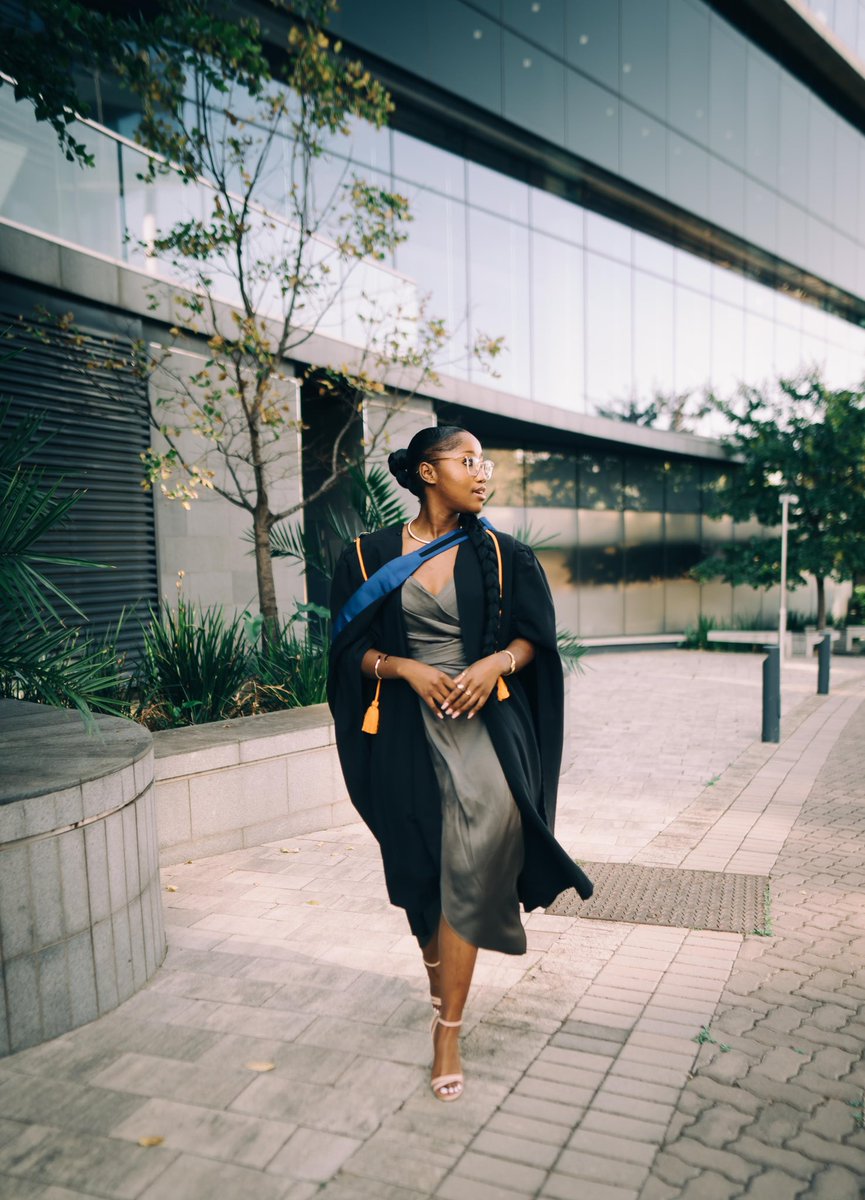 _singss's tweet photo. A letter to my Mom 🎓🤎 https://t.co/7JGqTnMdNm