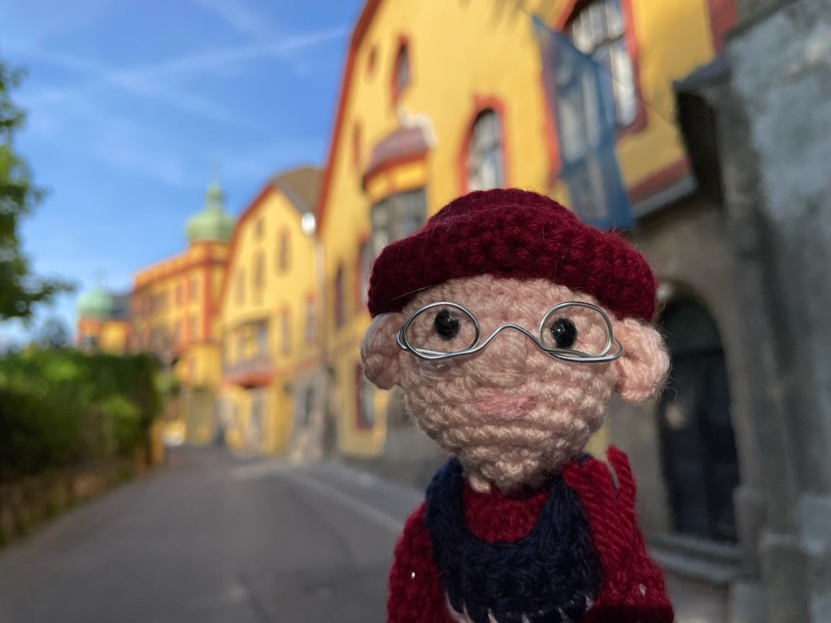 MACdocproject's tweet photo. Mary Anne’s friend Jeff is on a business trip to Europe and has a knitted likeness of her with him.Oh the places they’ve been! This is Innsbruck.She would have loved it! https://t.co/UNMbLFOkld