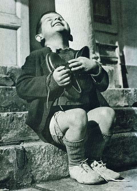 Caffespressoxx's tweet photo. #NonSiPuoChiedere l'impossibile. Cioè amore a chi non sa darlo. Chi ci rimette è la persona sensibile,mentre chi ha il cuore vuoto non soffre,ma... nemmeno sa gioire più di tanto. 💖💖💖💖
#unTemaAlGiorno
Buona giornata #family https://t.co/UXoIi9SMMW