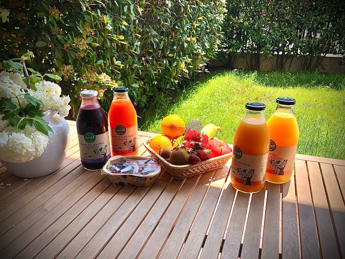 Tutto il team lavora da remoto? No problem. Vitamine e minerali per combattere l’estate alle porte. Thanks to @Cortilia. Perché loro? Perché come noi con #Jarvis negli #edifici, anche loro riducono l’impatto di #CO2 del 37%. #sostenibilità #energysaving