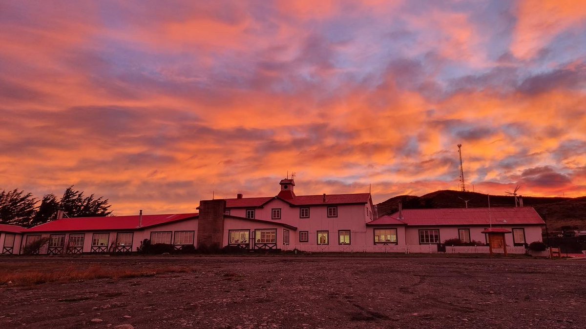 ILmunirioverde's tweet photo. Un hermoso amanecer en nuestra villa de servicios Ponsomby, comuna de Río Verde💚

@ILmunirioverde a través de su alcaldesa @SabiBallesteros le envía un cariñoso saludo a tod@s nuestr@s vecin@s en este bello día ¡Que tengan una excelente semana! 🥰

#MunicipalidaddeRíoVerde https://t.co/GodikkmdHQ