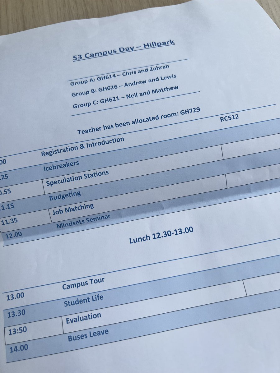 FARE_GraceM's tweet photo. Accompanying our @HillparkSec third year group on their @UniStrathclyde #FocusWest campus visit today! Informative and fun day for our pupils, lots of interesting workshops regarding College and Universityπ§π½βπ https://t.co/b9SoMFicFg