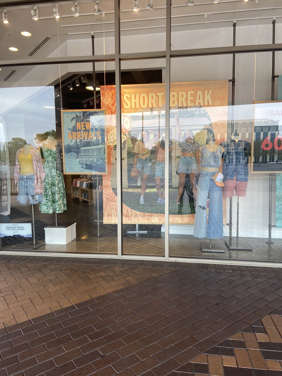 LAoutletDeals's tweet image. Spring Break seemed so short, good thing summer is around the corner #LAOutlets #LAOutletDeals #LAShopping #SoCal #SoCalShopping 
@Citadel_Outlets
 #CityofCommerce #BrightThisWay #Clearance #ShortBreak #RetailDisplay #SuperFlares #WindowShopping #60Off #JustDropped #SaveUpTo