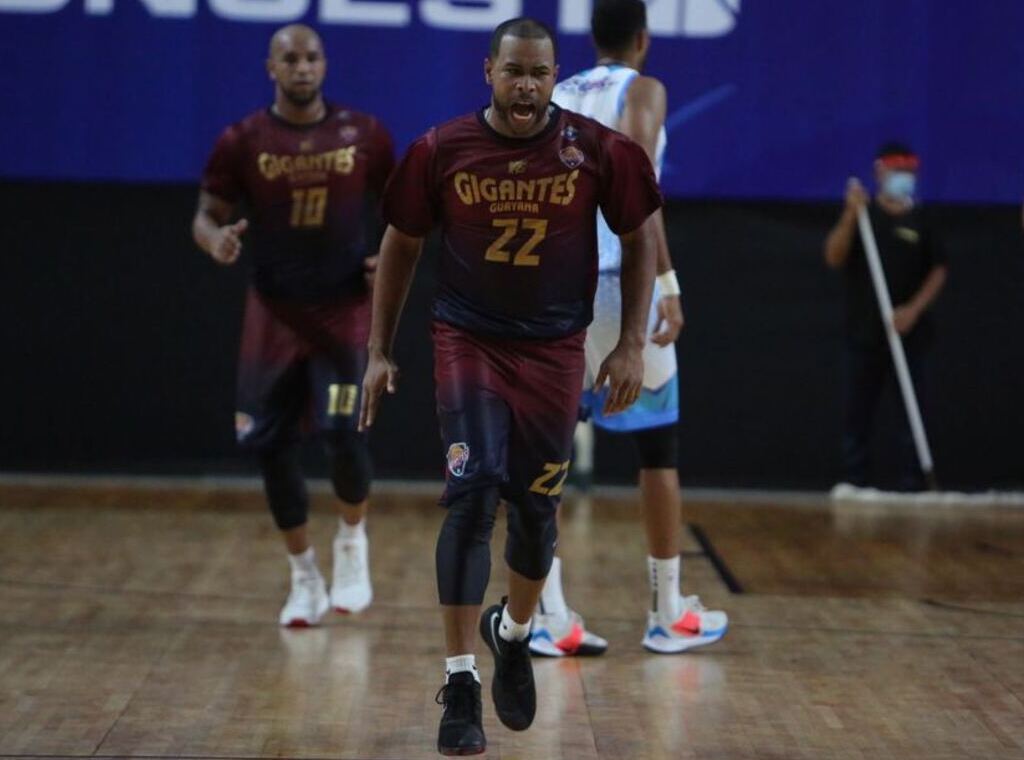 SantiAce23's tweet photo. 🚨Gigantes anunció la renovación de Fernando Lucena para la SPB. 

📌Lidera la liga colombiana en efectividad desde el triple con un 51.7% (15/29) tras 8 partidos. 

📌Disputó las 2 SLB con los Colosos.

📌Ausente en la copa, saliendo campeón con Titanes a finales del 2021. https://t.co/HMi2FZcRTt