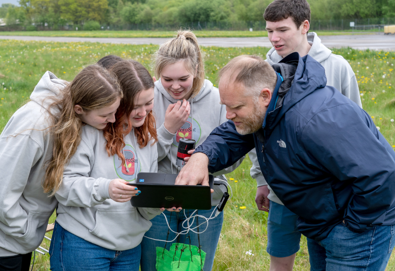 Congratulations to Team Eagles <a href="/StJohnsCansat/">The Eagles CANSAT</a> for winning the UK #CanSat finals. Now on to compete in the European finals 🚀

And well done to <a href="/Team_Boreas/">Team Boreas</a> &amp; <a href="/StJohnsMarlb/">St Johns Marlborough</a> for the 2nd &amp; 3rd place.

Read more: bit.ly/3FHJPB2

#LaunchUK <a href="/spacegovuk/">UK Space Agency</a> <a href="/ESA__Education/">ESA Education</a>