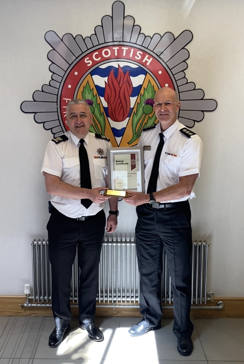 JandAMiller1984's tweet photo. It was a pleasure presenting SC Jim Anderson with his retirement certificate and tally today. We joined together 30 years ago and were in the same squad at Gullane. An excellent and well respected officer who will be a big loss. All the very best for your future Jim 👏👏🎉🥂🎉 https://t.co/nNK6C0x678