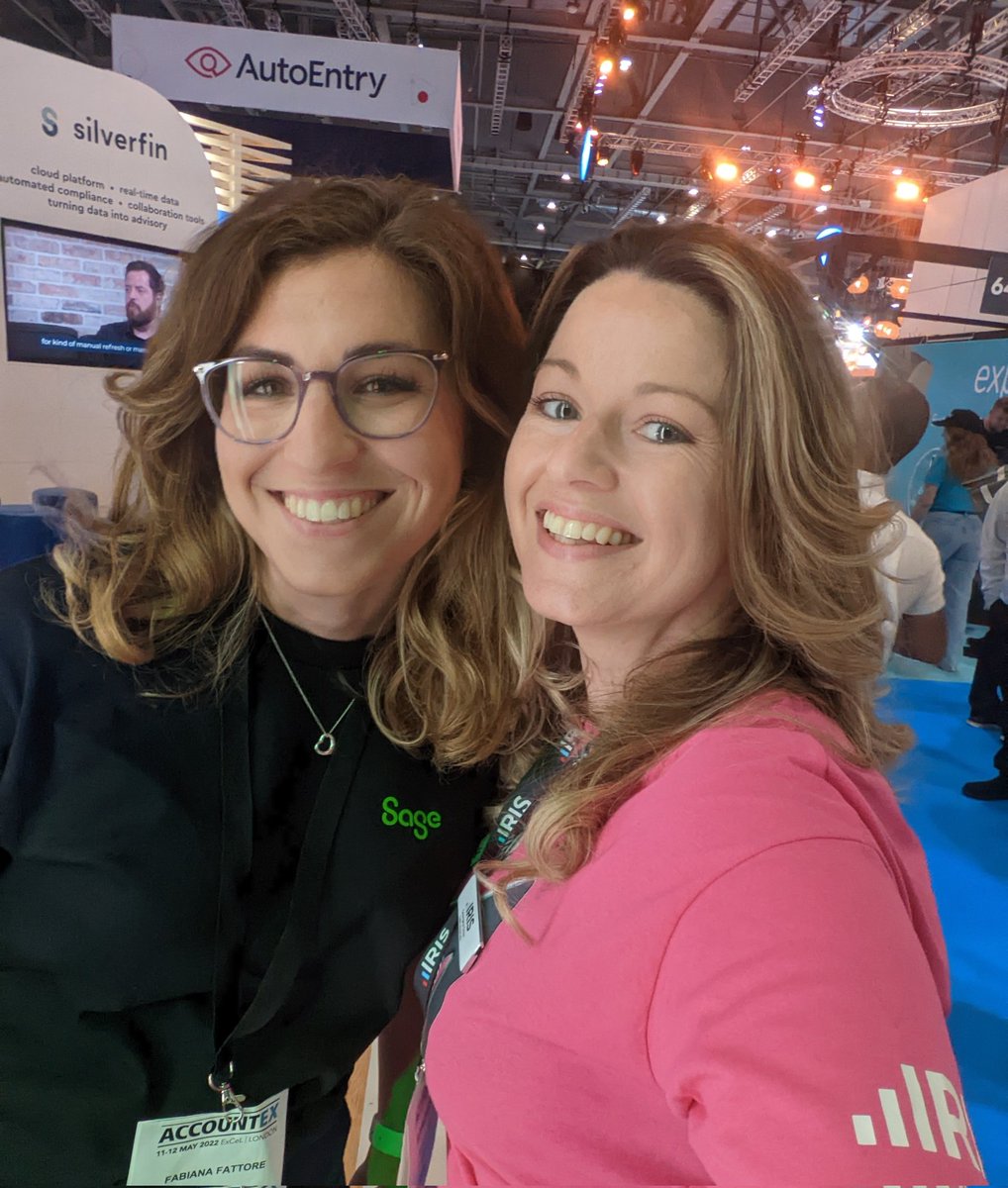Ge0rgieDean's tweet photo. Booo hissss!!! 💚⚔️💖

#TeamTechnology 
@FabianaFattore 
@sageuk 
@IRISaccountants 
@Accountex 
#AccountexLondon https://t.co/O1jd2lDUJd