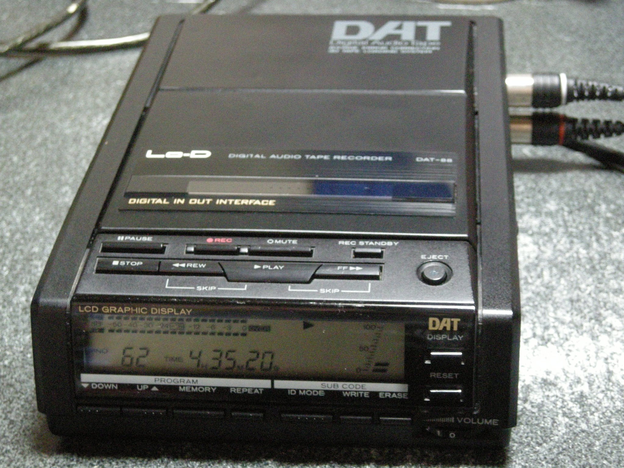 HITACHI DAT-88 現状品・ジャンク品 HITACHI DAT-88 現状品・ジャンク品