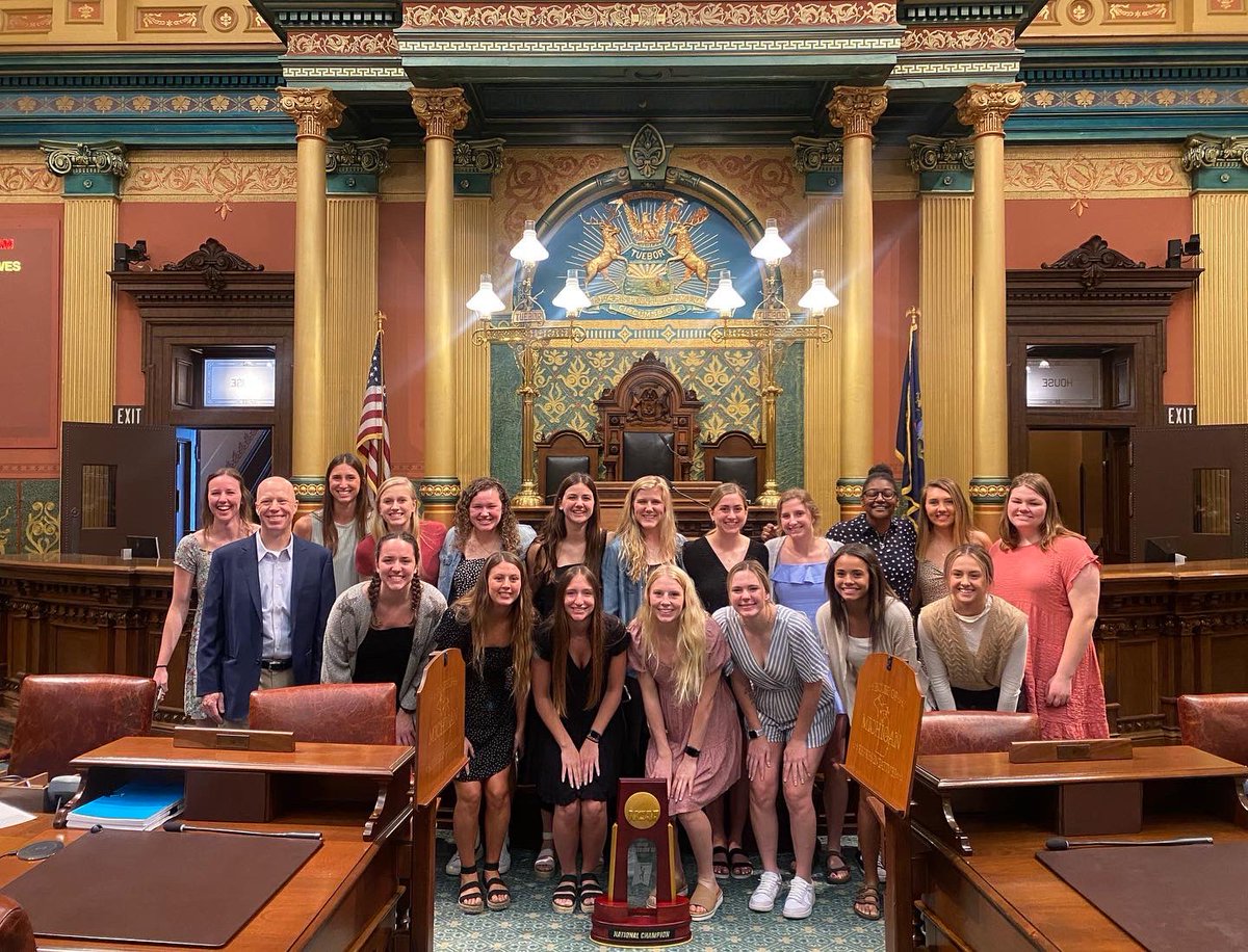 HopeCollegeWBB's tweet photo. A huge thank you to Senator @SenRogerVictory and Representative Slagh for honoring us at the State Capitol building yesterday! What a fun day and amazing opportunity! 

Holland fans, we’ll see you in the Tulip Time Parade on Saturday! 🌷 https://t.co/eQlSMntIi9