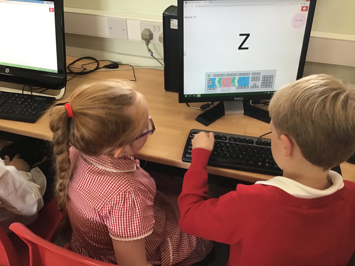 huntscrosspri's tweet photo. Developing our left hand when typing in Year 3. #2type #purplemash https://t.co/njz7ZhhcmG