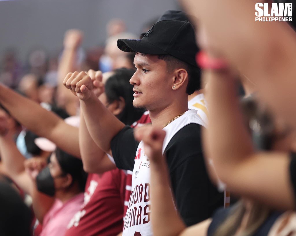 GDLSFORTHEWIN's tweet photo. kobe and juan 😭💗 https://t.co/ZsPii4NSam