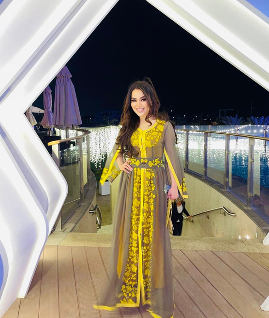 BabAlQasr_Hotel's tweet photo. Where to spot the Emarti celebrity Aryam in the city of Abu Dhabi other than the favorite celebrities hangout @babalqasrhotel, the iconic hotel to live timeless moments.

#biltmorecollection #babalqasr #abudhabihotels #May #Loopbar #Loopbeach #bar #lounge #drinks #Shisha #seaside https://t.co/nIviYD1mOL