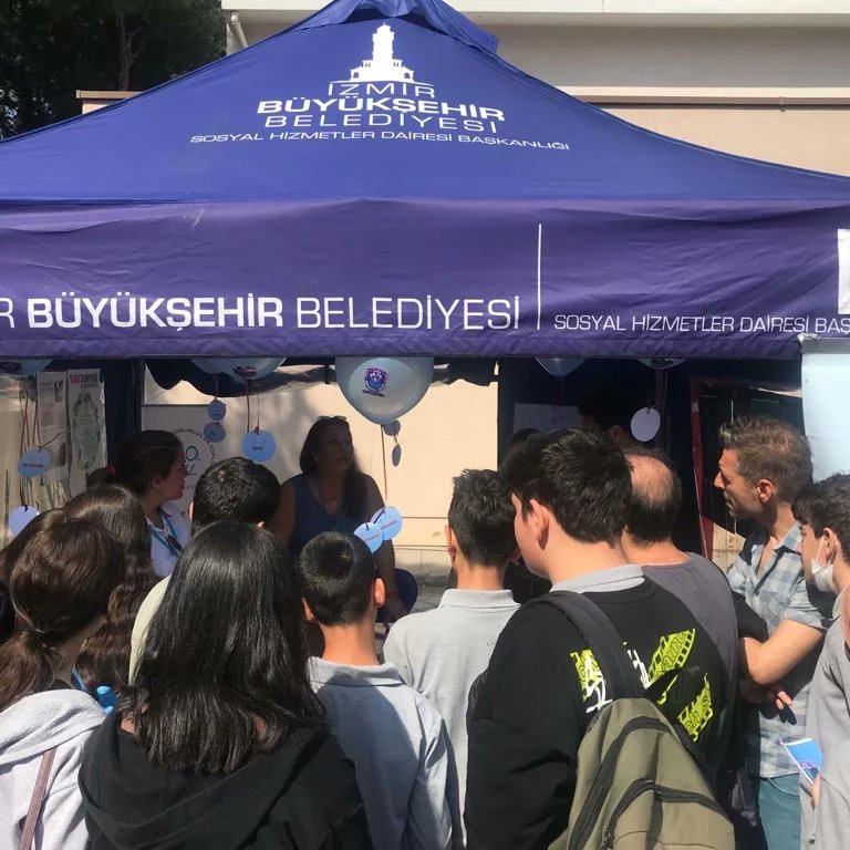 RemziSerif's tweet photo. Karabağlar İlçe Milli Eğitim Müdürlüğü ve Karabağlar RAM tarafından yürütülen "Kariyer Yolculuğum Projesi" kapsamında düzenlenen Lise Tanıtım Fuarına 8. sınıf öğrencilerimiz katılarak liseler hakkında bilgi edinmişlerdir.
@MetinEnder35 
@boduroga 
@ilce_mem 
@izmir_ilmem 
@tcmeb https://t.co/qgVkKJmXZc