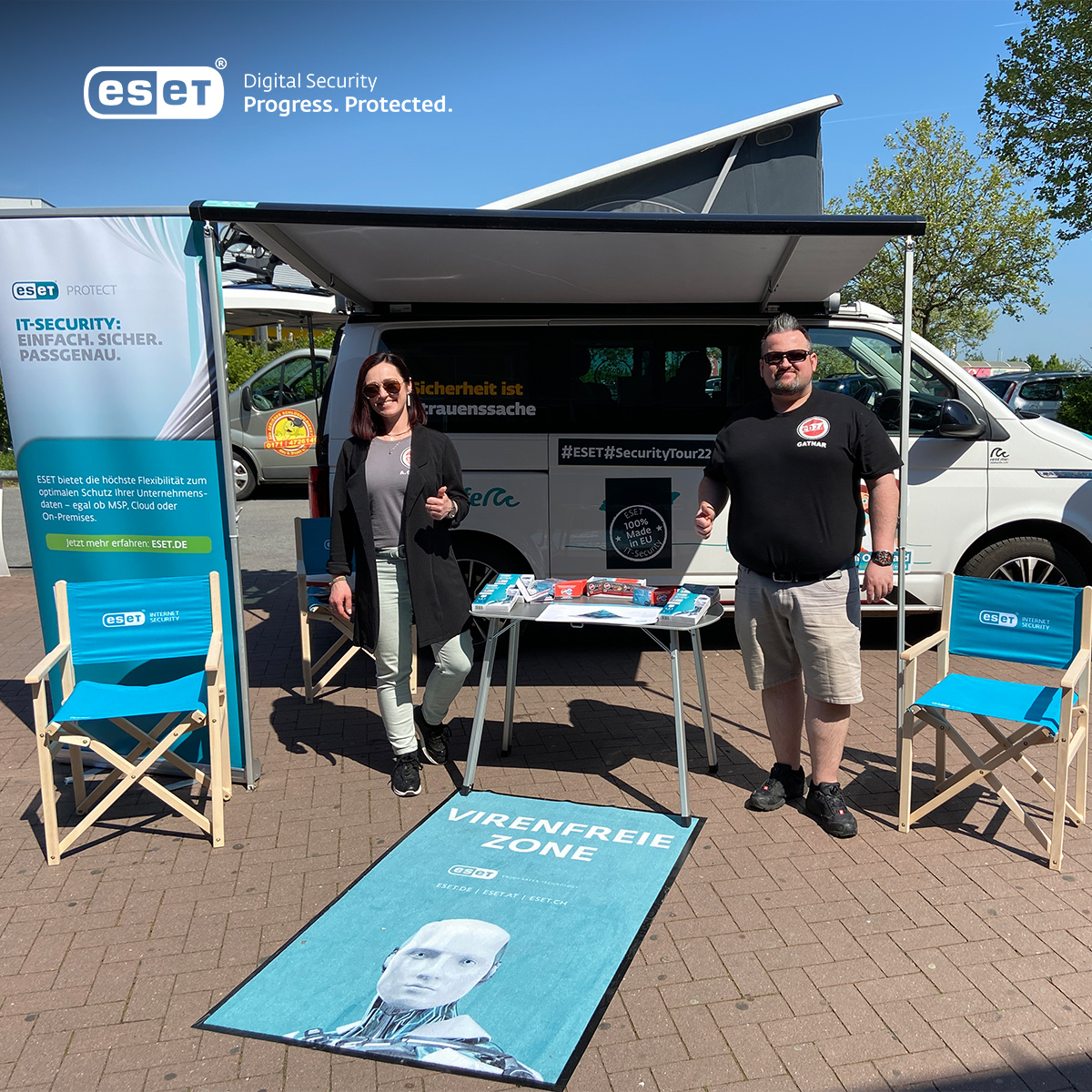 ESET_de's tweet photo. Die #ESET #SecurityTour22 ist gestartet!
Wir waren bei @eb24shop in #Dortmund, bei der @synaxon_ag zum lecker Grillen, zum gemütlichen Plausch bei Fachin & Friedrich. Sehr schön war's! 😊👍
🚐 Heute ist der @ESET_de Bulli beim Expert Döring in Bad Salzuflen! 🌞 https://t.co/l7ZEXnHXzK