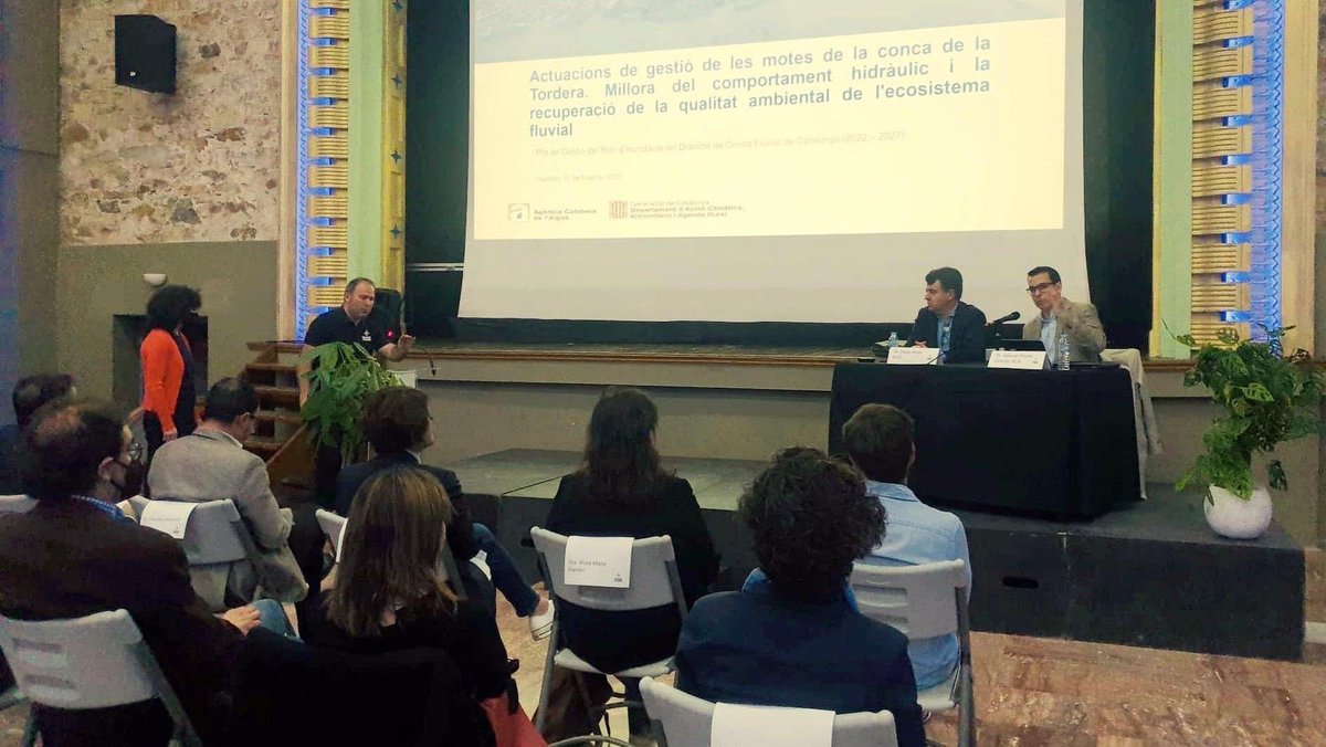 Blanes_cat's tweet photo. Notícia: @aigua_cat presenta el #PladeMotes #DeltaTordera als batlles de @Blanes_cat @ajmalgrat i @AjuntamentPLF amb una inversió de prop de 20 M€ per reduir riscos d’inundació
https://t.co/6qV9x1u7q5
#plademotes
#ConcaTordera
#riscinundacions
#AgènciaCatalanaAigua https://t.co/R1VpS48cz9