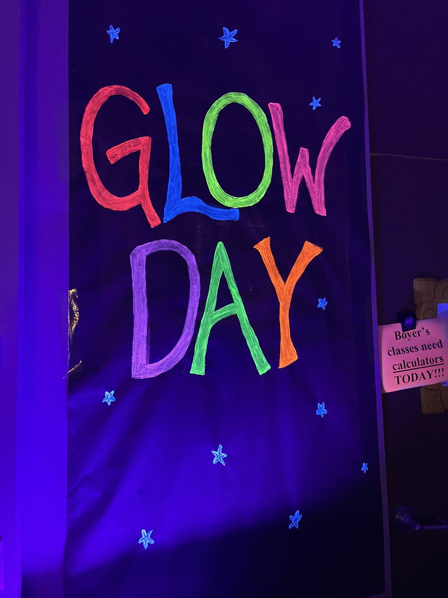 PrincipalProj's tweet photo. If your teachers are looking for ways to engage students in end-of-year reviews, consider sharing this simple idea: Turn off the lights.

Glow Day inspiration via educator @MrsBoyer728. https://t.co/ZBhTPgvYO5