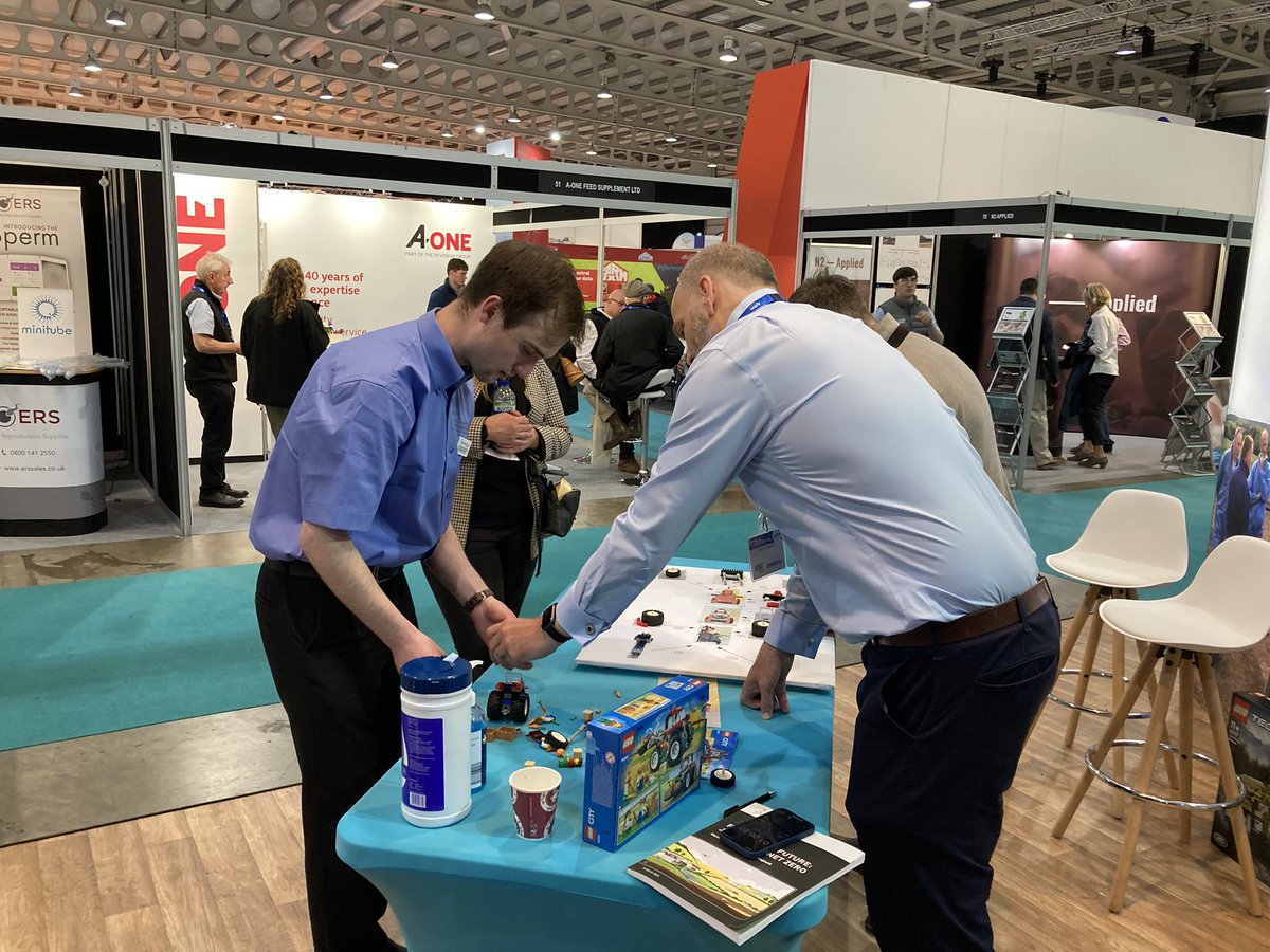 Only two hours left to try our Lego challenge and learn the principles of Lean Management. Beat the current best time of 39 seconds. #stand49 <a href="/ltd_usp/">Fedden Usp ltd</a>
