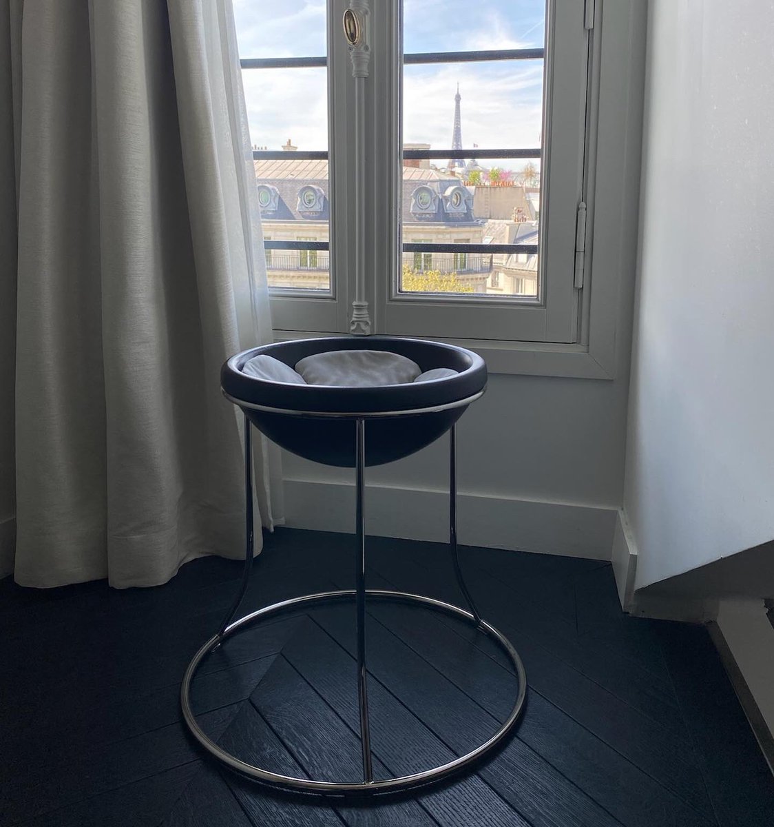 The beautiful Celestial cat tree greets the Eiffel Tower from a typical Parisian flat near the Place de la Madeleine.

Design by <a href="/sachalakic/">Sacha Lakic Design</a>

#design #sachalakic #cattree #interiordesign #innovativedesign #catfurniture #homedesign #furnituredesign #chat #interior #decoration
