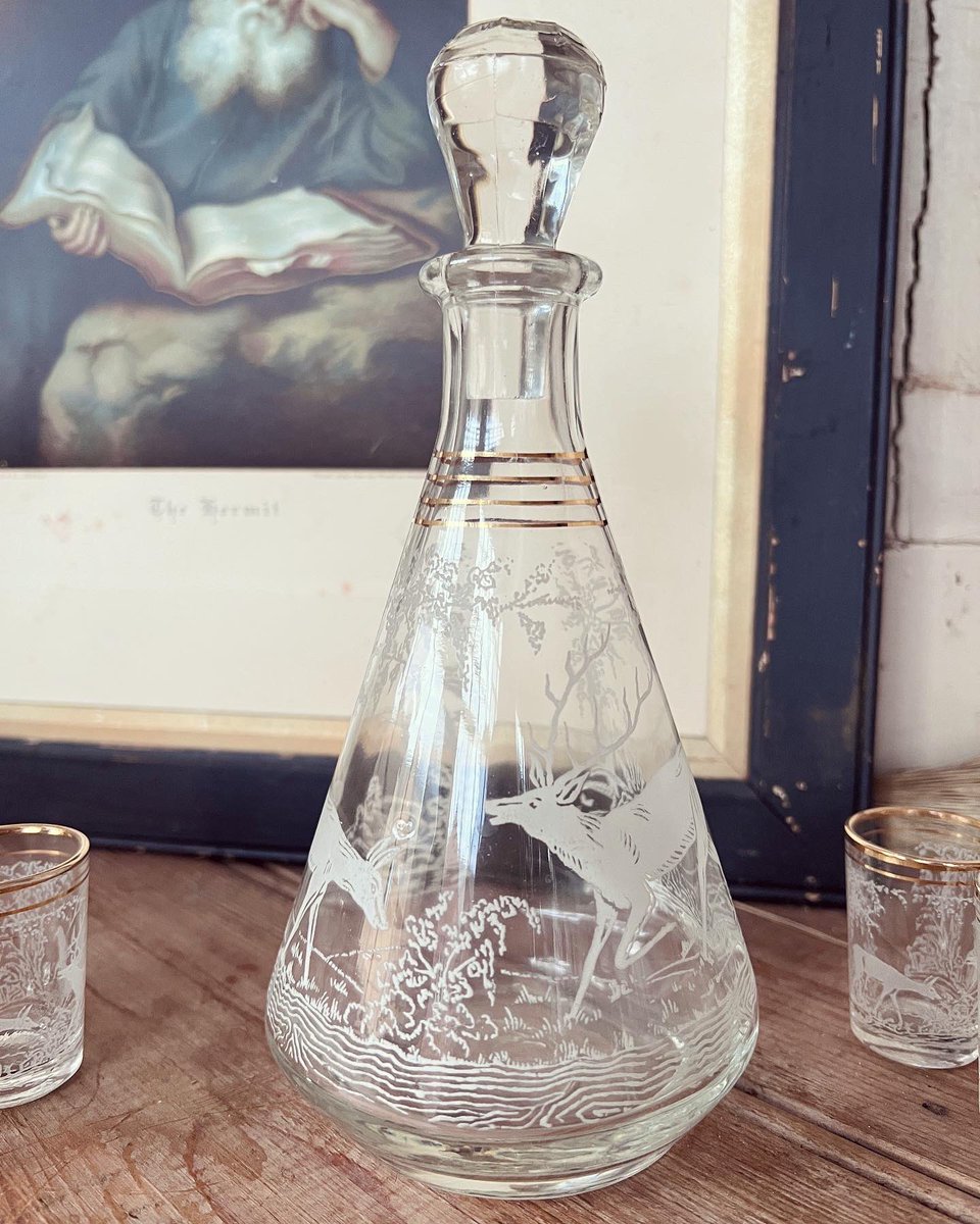 tiny_vintage's tweet photo. Art Deco French small antique decanter and matching shot glasses, delightfully etched with a stunning stag and doe in the wilderness
#frenchvintage #vintagesale #gatheredstyle #fastdelivery #giftgiving #curated #decanter #shotglasses #fleamarketfinds #available_now https://t.co/Ofob1UsM76