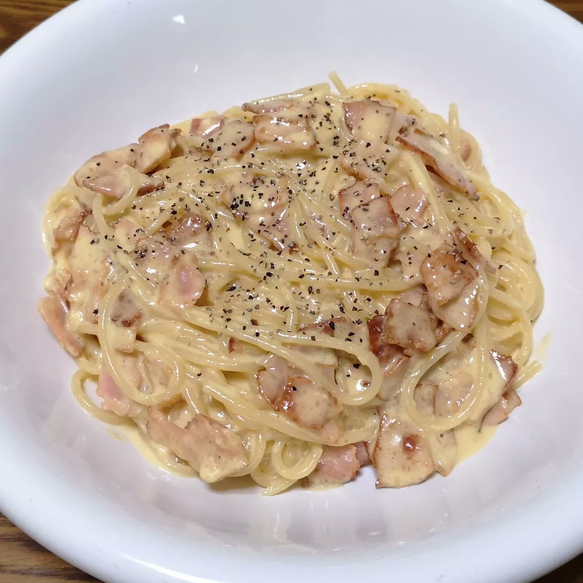 こんばんは😃🌃 今日の夕飯 🌃🍴 半額購入したベーコンと豆乳入りホイップ等を使った、豆乳カルボナーラに🎵 濃厚ながらあっさりクリーミーで美味でした😋🍴💕