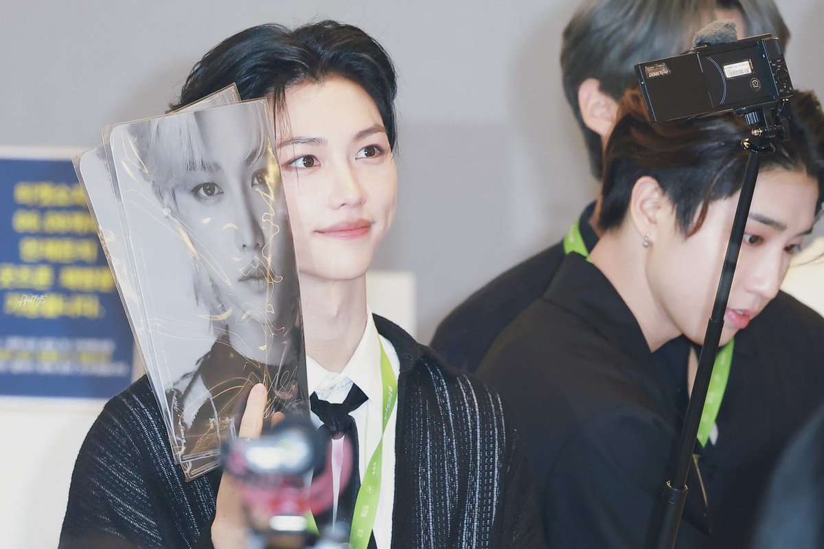 frecklebabe0915's tweet photo. 😊>😁

#felix #필릭스 
#straykids      #스트레이키즈 https://t.co/Dh97WjtyLV