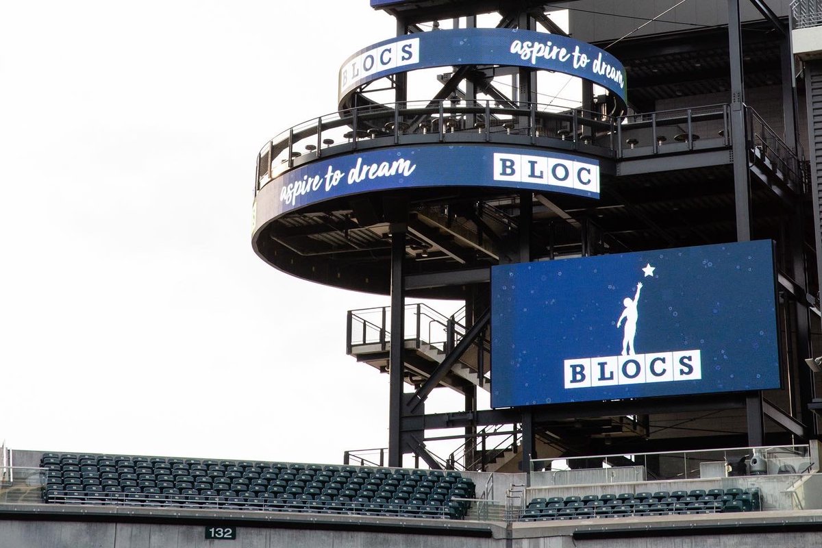 Last Thursday we transformed the Tork Club at Lincoln Financial Field for the BLOCS Annual Gala, an amazing night to celebrate the impact Catholic education has on the community! Cheers to a wonderful night with <a href="/BLOCSPhilly/">BLOCS</a>!
.
.
.
#blocsgala #phillyevents #eventproduction
