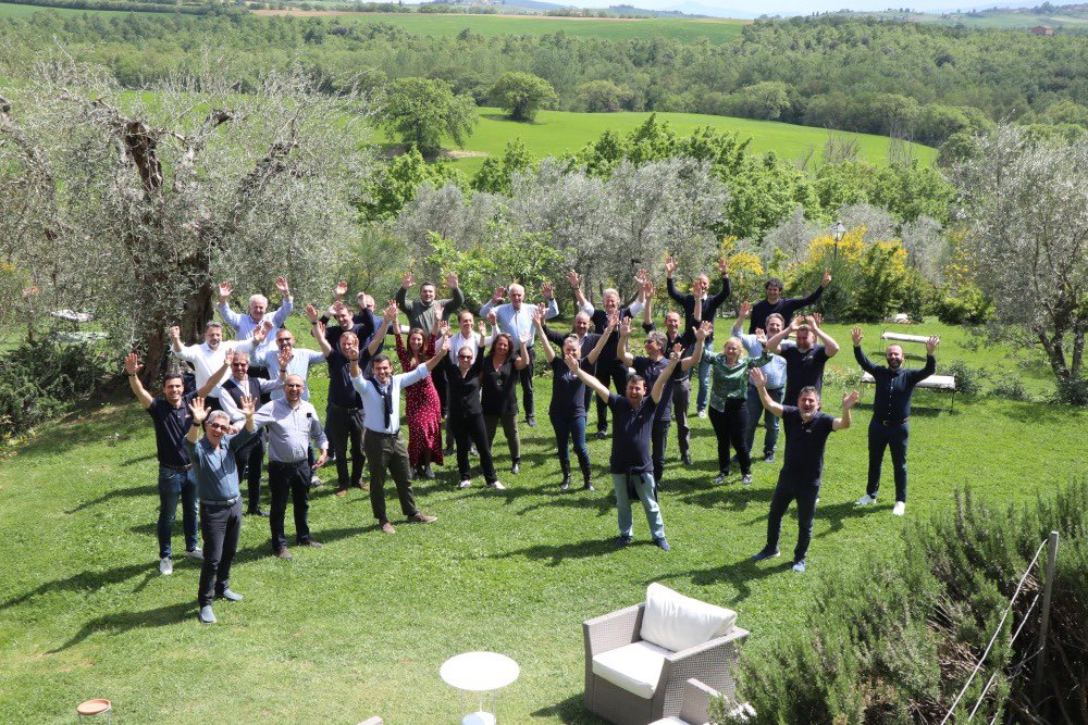 _AGIC_'s tweet photo. Lo scorso weekend il Gruppo Agic ha organizzato il #Partner &amp; #Associate #Meeting di maggio nella splendida location del Borgo Sant’Ambrogio in Val d’Orcia 🏔(Toscana > https://t.co/hhiZ0Xk0AQ) dimora storica, immersa nella natura, nella storia e nella cultura. #AgicTechnology https://t.co/l0wApoGfXZ
