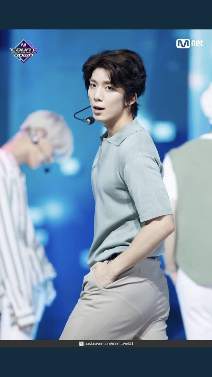 BahngJayden06's tweet photo. Happy Hwiyoung day ! #HWIYOUNG #hwiyoungday https://t.co/E99itYj7ZI