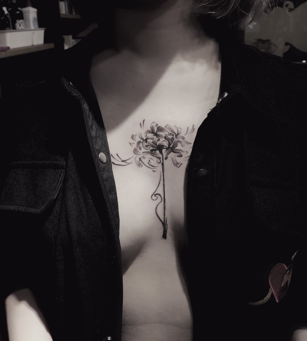 تويتر Hira على تويتر 彼岸花 半彩黑白打完後刷點紅色點綴新嘗試 紋身 刺青 Tattoo Tattootaiwan 彼岸花 台中刺青https T Co Wzpkadcs9p