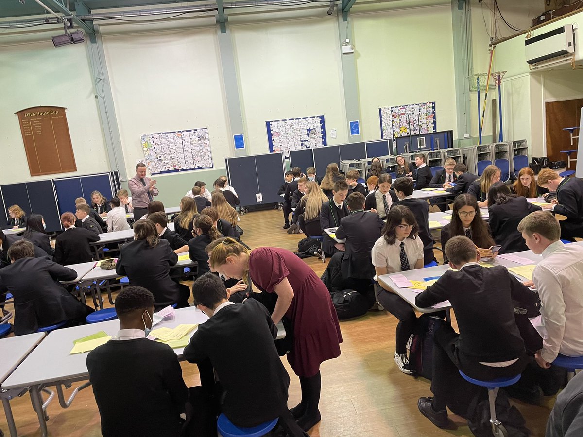 LenzieMaths's tweet photo. S2 stock market challenge as part of house activities week. Buy buy buy!!! Sell sell sell! https://t.co/Z6WXIqjvT8