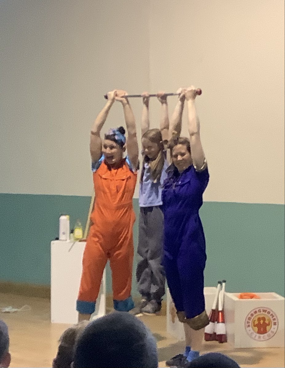 Allen_NS_'s tweet photo. The pupils of Allen National School took part in a very exciting science workshop. #StrongWomeninScience Here are some of the experiments below! https://t.co/63IgGHqThN