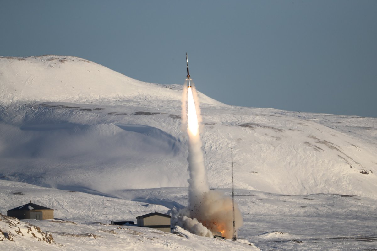 NASAWallops's tweet photo. That’s one for sounding rockets! 🚀 

A sounding rocket launched from Svalbard, Norway, on May 11 carrying the Endurance mission, which hopes to explore why Earth supports life when others planets like Mars and Venus don’t. https://t.co/avUz6UP2ig https://t.co/CLrxPVZm0s