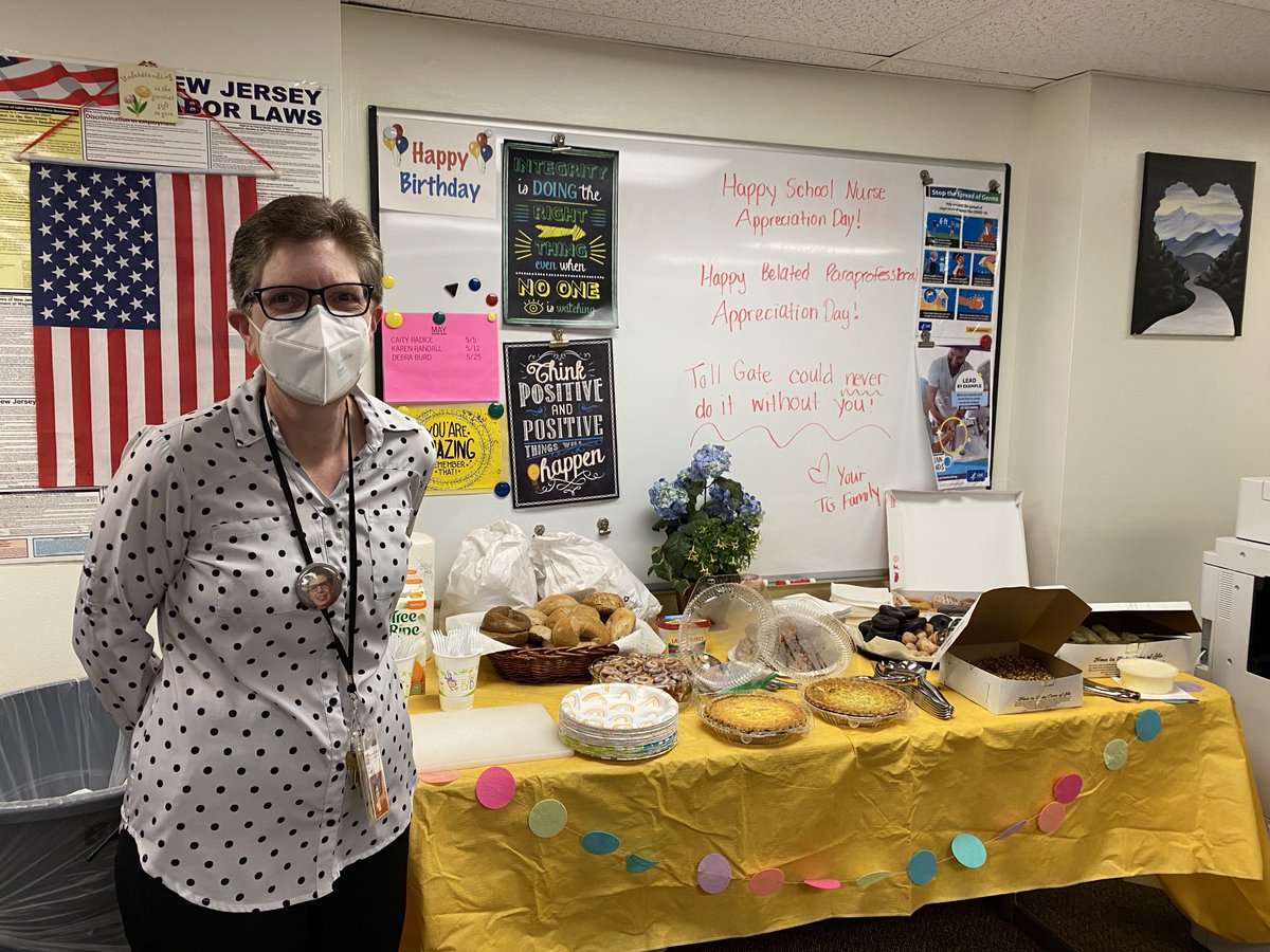 TollGateGrammar's tweet photo. To our wonderful Mrs Smith! Happy School Nurses Day! #TGPROUD 🐊❤️ https://t.co/RTpuRDUSTh
