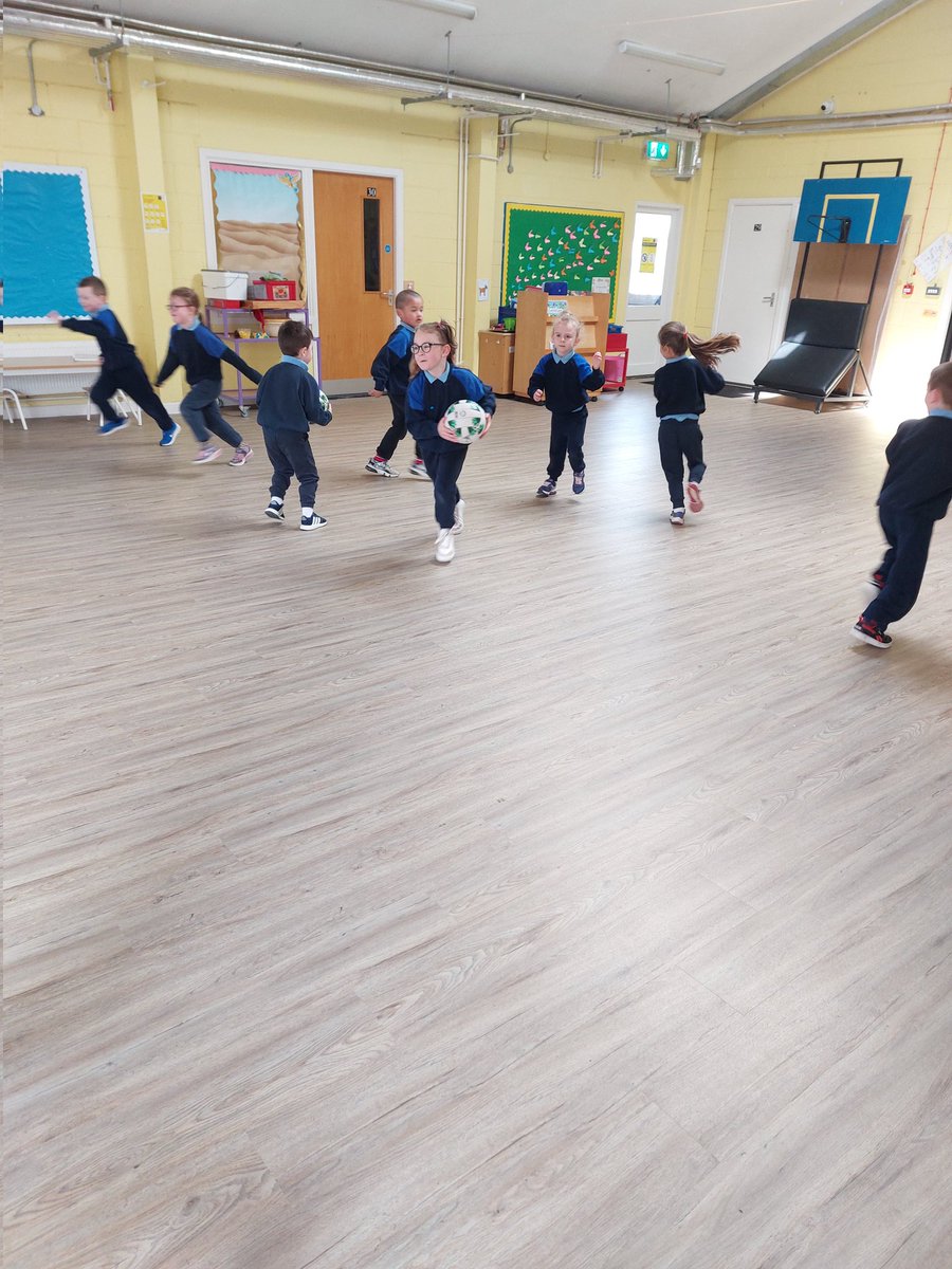 breslin_ms's tweet photo. Action shots of our football skills. The boys and girls and loving learning each week. Thanks again @MoorefieldGaa ⚽️ https://t.co/kH93Yqyq0W