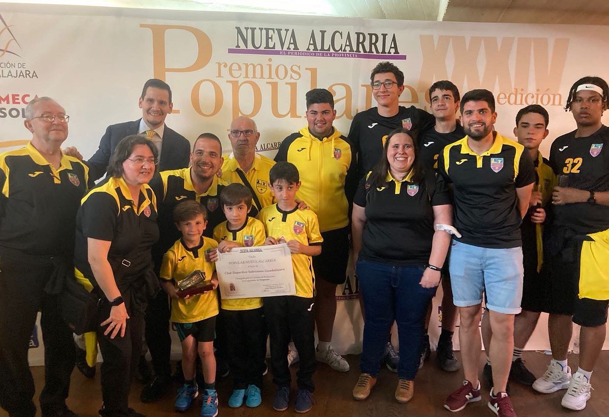 A la entrega acudieron responsables y jugadores acompañados de numerosos familiares de todas las disciplinas de juego.

Aupa Salesianos Guadalajara 💛

#SalesianosGuadalajara 
#SienteElAmarillo 
#SomosAmarillos