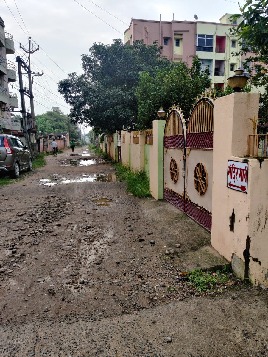Vashist5498's tweet photo. @DC_Ranchi Respected Sir,Please do something before rainy session it is old area which comes in Jai Prakash Nagar Bariatu,Ranchi.There is no dranage system no roads people of that area faces lots of problem .Please do something for this area . https://t.co/tPqbd4wxLT