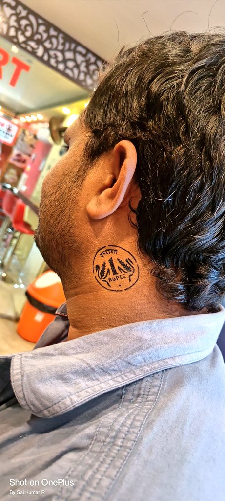 Deejaysaikumar's tweet photo. Crazy Cult Fan @saiganesh2552 🤙🔥

#SVPMania #SVP #SarkaruVaariPaata @SVPTheFilm @urstrulyMahesh @GMBents @SSMBSpace @WGL_MB_FC https://t.co/7ctxyXQN7a