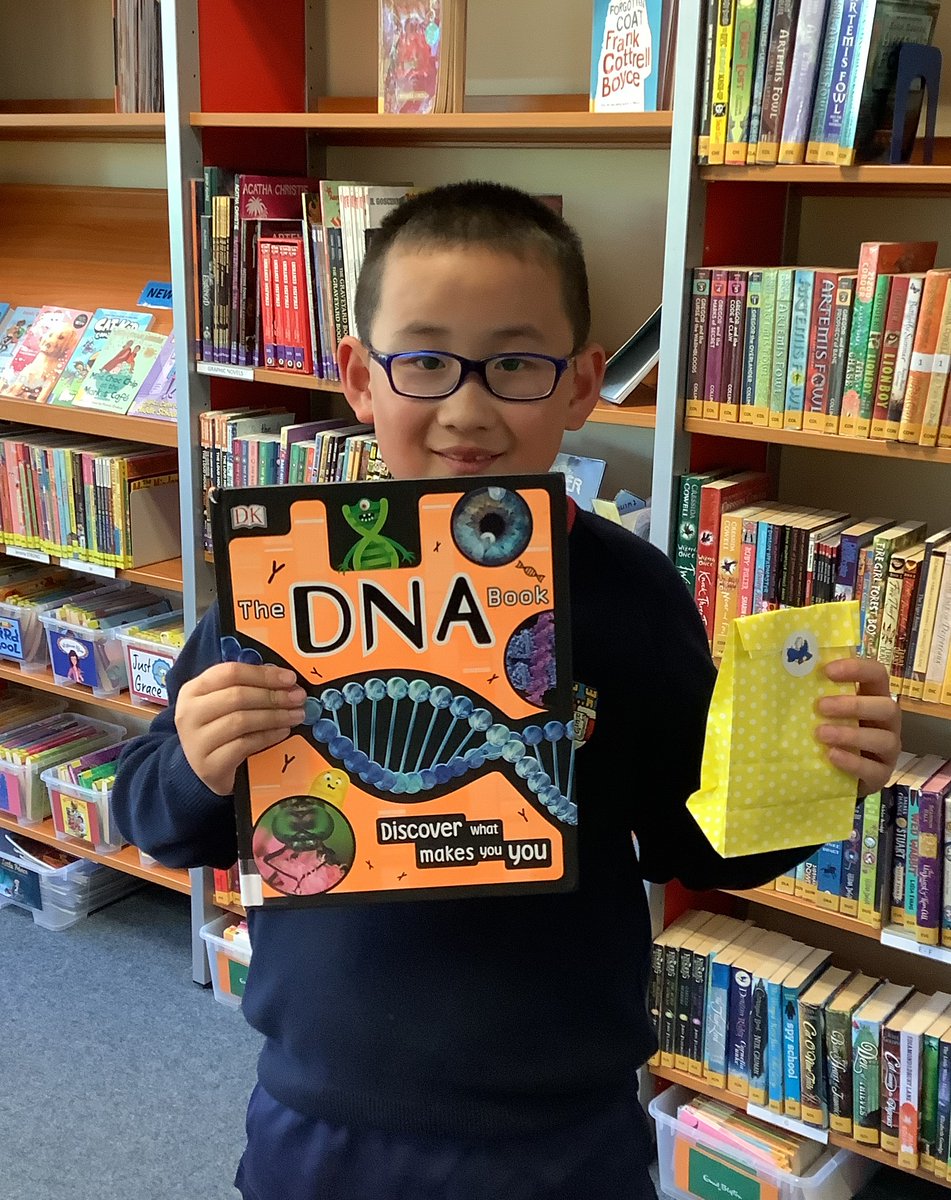 We had a Golden Ticket winner in Y4 today. He enjoyed The DNA Book by <a href="/AlisonWoollard/">Alison Woollard</a>. His book review had some great DNA pictures, and he says, “I recommend this book to everyone” <a href="/dkpublishing/">DK Books US</a>
Congratulations and enjoy your goodie bag🎉