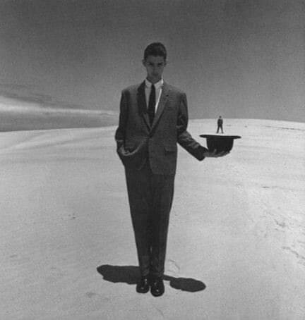 literlandweb1's tweet photo. "A veces me siento diferente. Camino como todos los demás, pero por dentro, me siento como un extraño en mi propia vida".
"Diarios", Franz Kafka
📷Shoji Ueda https://t.co/oYMjiyA51O